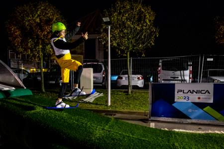 Shod čarovnic spet navdušil 15