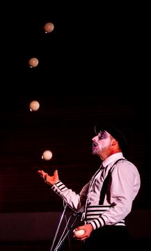 Shod čarovnic spet navdušil 20