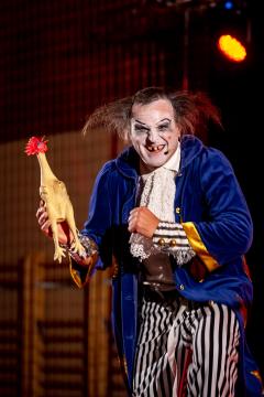 Shod čarovnic spet navdušil 21