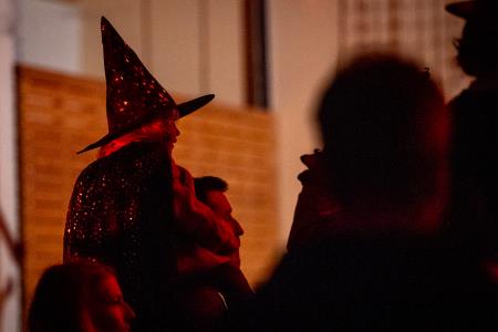 Shod čarovnic spet navdušil 22