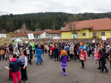 Pustni karneval v Šentjanžu 1