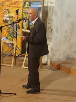 Predsednik čebelarskega društva Miran Kadiš