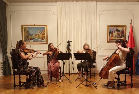 Godalni kvartet Adora