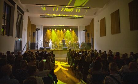 Udeleženci koncerta "Med iskrenimi ljudmi"