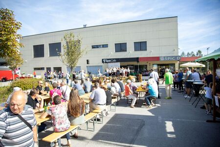 Udeleženci tradicionalne prireditve "Zlata jesen"