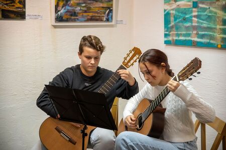 Laura Petrovič in Iva Plimon