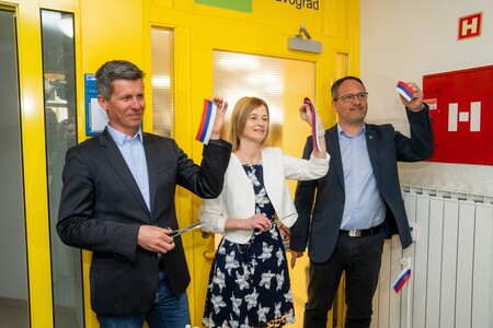 Državni sekretar Matevž Čelik Vidmar, direktorica knjižnice Lidija Štruc, župan Anton Preksavec