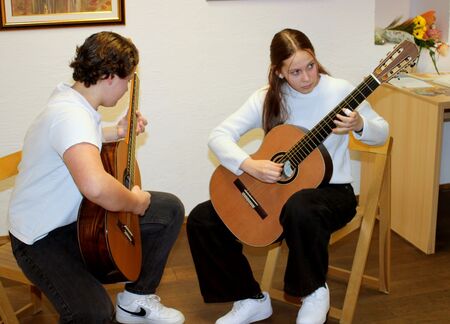 Iva Plimon in Laura Petrovič